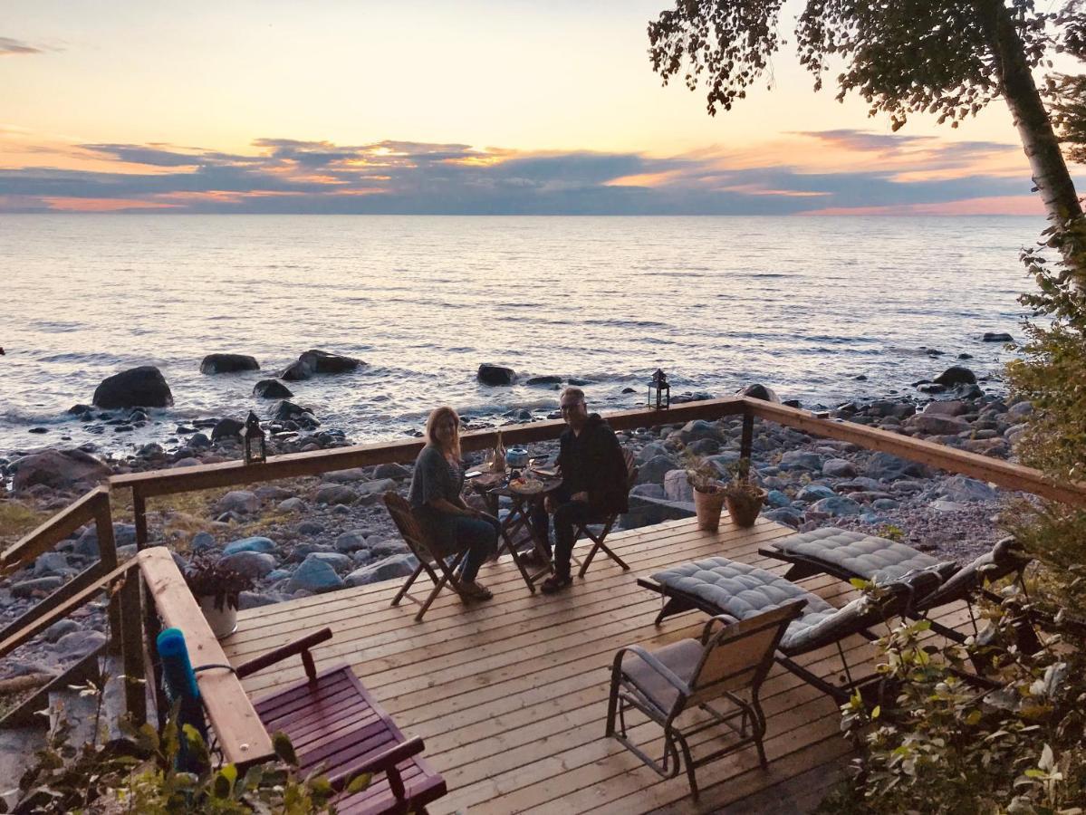 Pebble Springs Bnb Grand Beach Ngoại thất bức ảnh