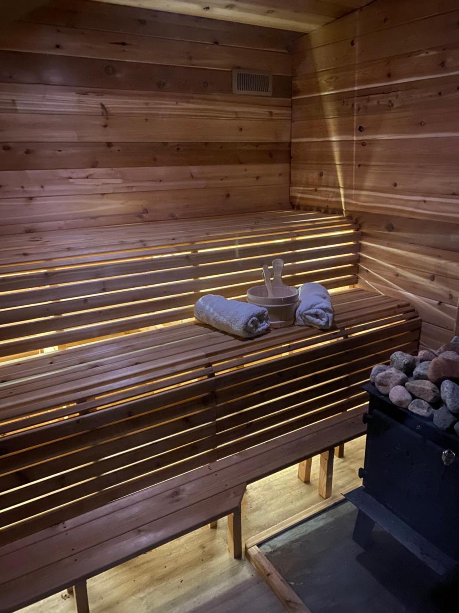 Pebble Springs Bnb Grand Beach Ngoại thất bức ảnh
